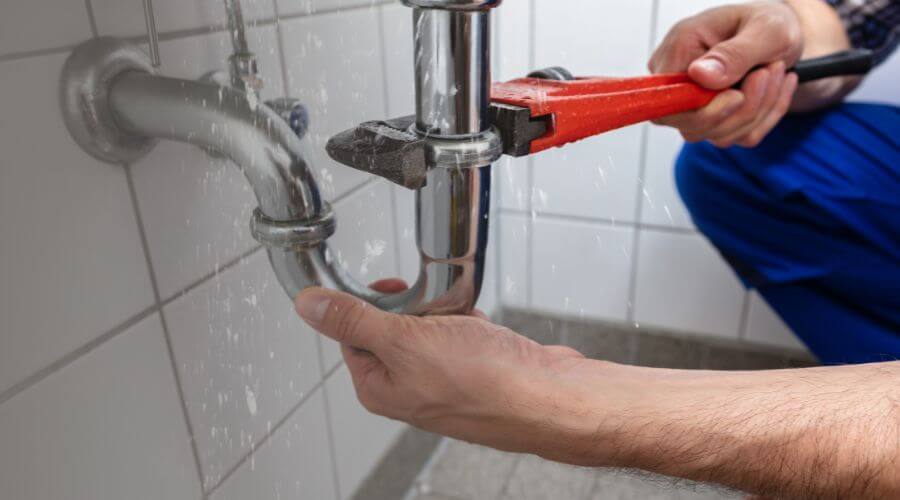 Expert burst pipe repair services in Plains, TX